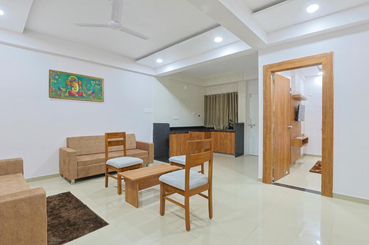 Hotel Monville Group Vadodara Exterior photo