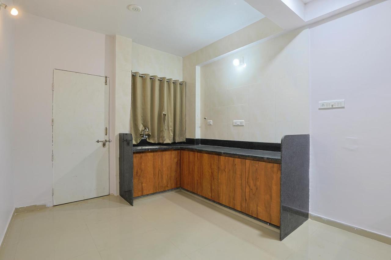 Hotel Monville Group Vadodara Exterior photo